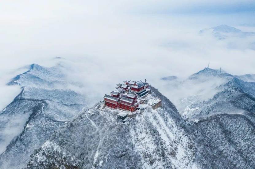这是王维诗里的云台山！年轻人争相打卡茱萸峰！