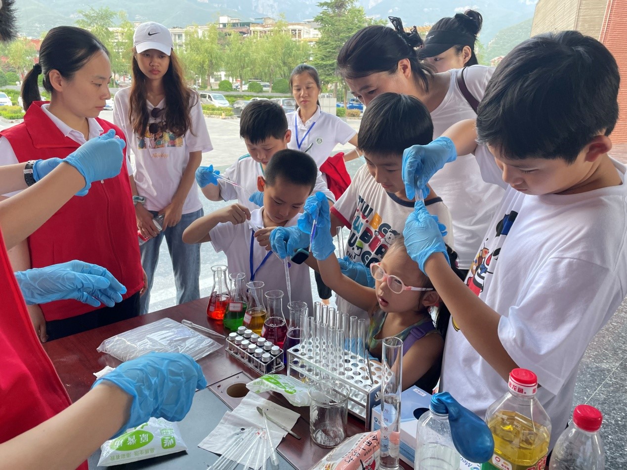 “i Science Popularization technology volunteer service team of Henan Acade